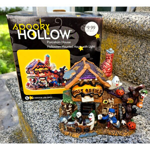 2002 Spooky Hollow POST OFFICE Lighted Halloween House Porcelain Figure